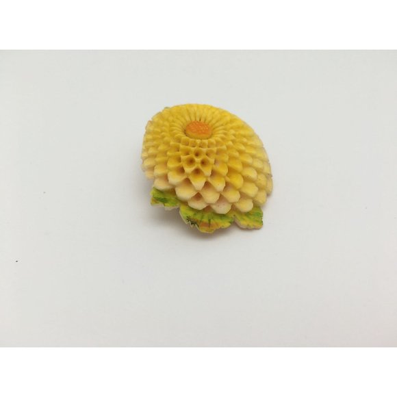 Pre 1930 Hand Carved Floral Chrysanthemum Brooch Trombone Clasp 2.25x1.5" Yellow - Picture 6 of 10